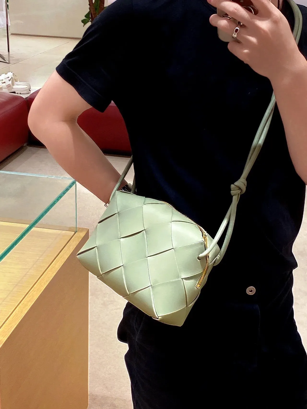 A versatile crossbody bag for daily commuting 🥰🥰
